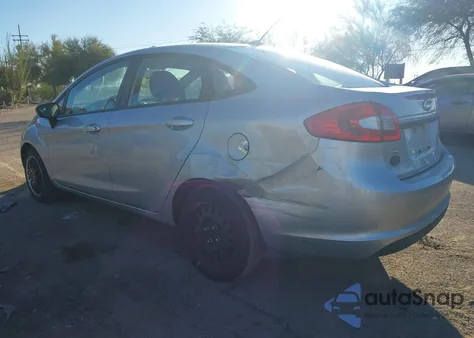 2013 Ford Fiesta Se z USA, uszkodzony, nr VIN 3FADP4BJ6DM174514